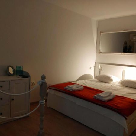 Sha La La - Charming, Unique Studio In A Historic Building Next To A Castle, Wifi, Smart Tv, Washer-Dryer Bakar Exterior foto